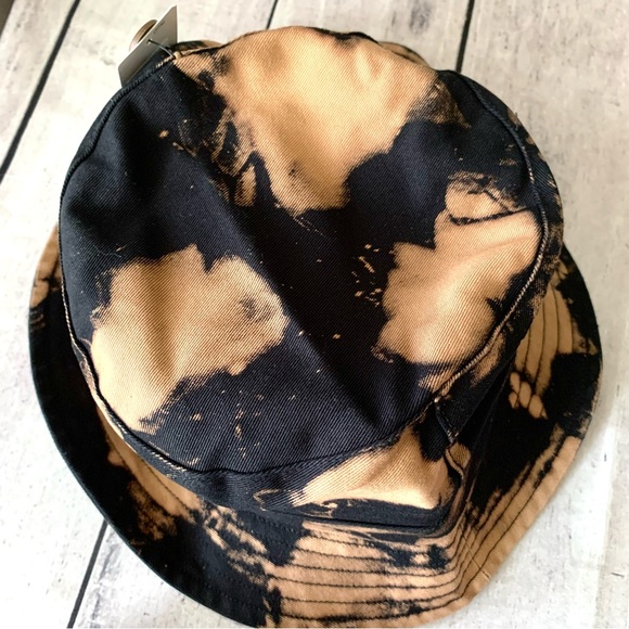 New Adidas Reverse Dye Bucket Hat - Picture 5 of 5
